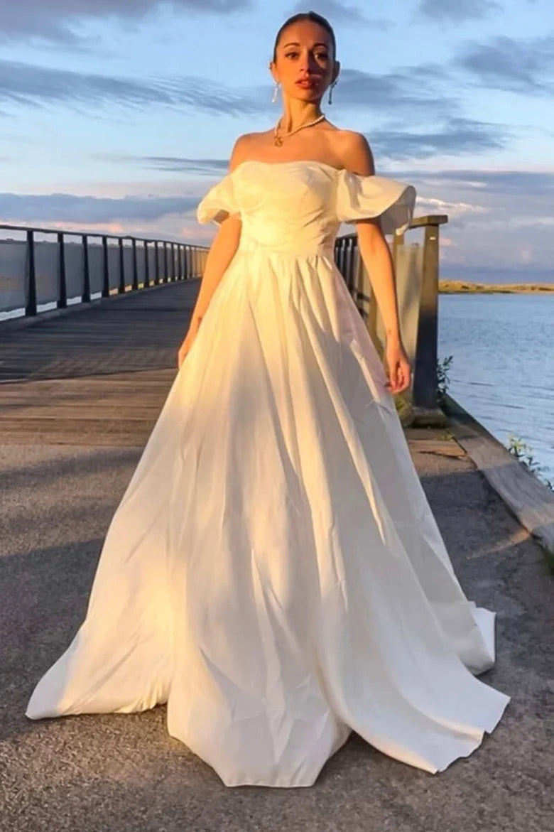 Robe de mariée longue trapèze à épaules dénudées et manches à volants